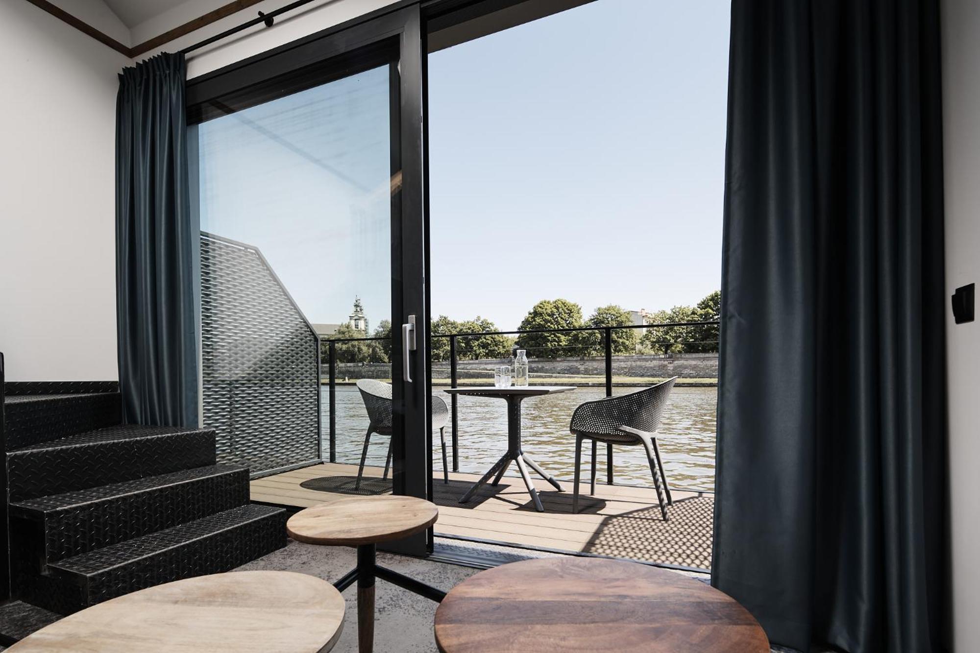 New Port - Premium Floating Aparthotel Cracovia Exterior foto